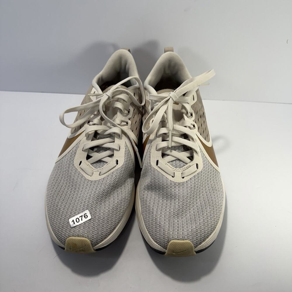 Nike Zoom Strike Running Shoe Low Top Lace Up Grey Gold Mesh Women's 9